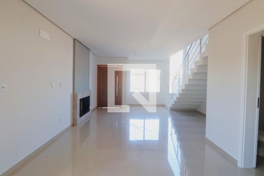 Casa à venda com 3 quartos, 132m² em Nossa Senhora das Gracas, Canoas