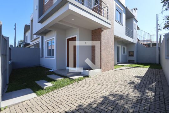 Área externa de casa à venda com 3 quartos, 132m² em Nossa Senhora das Gracas, Canoas