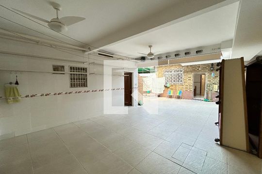 Área comum de casa à venda com 4 quartos, 350m² em Méier, Rio de Janeiro