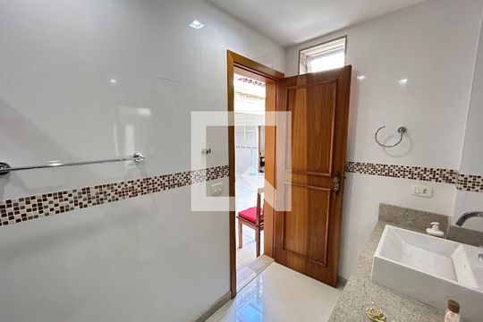 Banheiro 2 de casa à venda com 4 quartos, 350m² em Méier, Rio de Janeiro