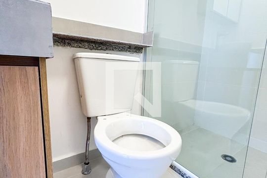 Banheiro de kitnet/studio à venda com 1 quarto, 26m² em Santo Amaro, São Paulo