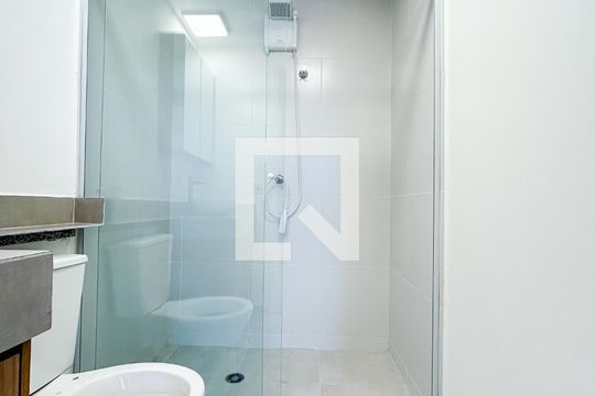 Banheiro de kitnet/studio à venda com 1 quarto, 26m² em Santo Amaro, São Paulo