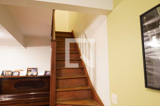 Sala de casa à venda com 4 quartos, 200m² em Vila Regente Feijó, São Paulo