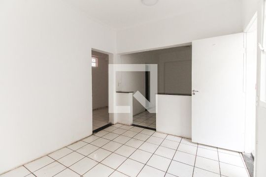 Sala de casa para alugar com 1 quarto, 39m² em Itaquera, São Paulo