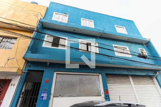 Fachada de casa para alugar com 1 quarto, 39m² em Itaquera, São Paulo