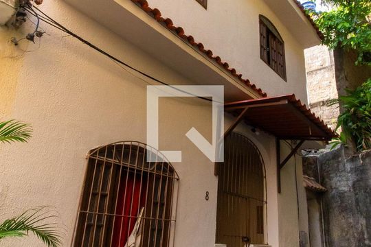 Casa à venda com 11 quartos, 195m² em São Domingos, Niterói