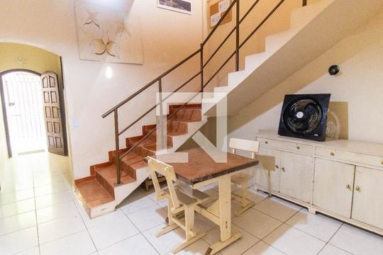 Casa à venda com 11 quartos, 195m² em São Domingos, Niterói