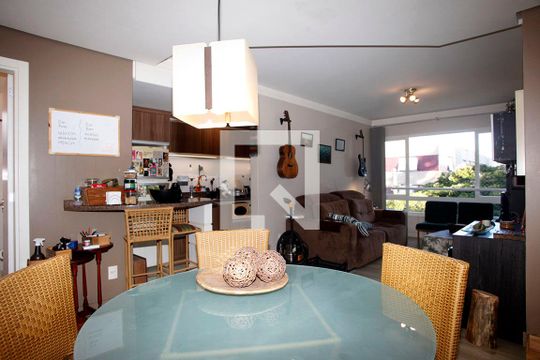 Sala de apartamento à venda com 2 quartos, 69m² em Santa Cecília, Porto Alegre