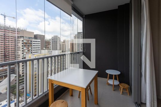 Varanda  de kitnet/studio para alugar com 1 quarto, 24m² em Perdizes, São Paulo