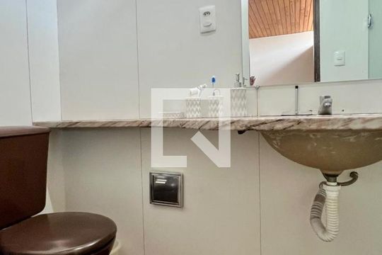 Banheiro Social de apartamento à venda com 2 quartos, 111m² em Funcionários, Belo Horizonte