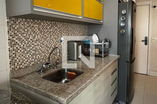 Cozinha de apartamento à venda com 2 quartos, 74m² em Campo Belo, São Paulo