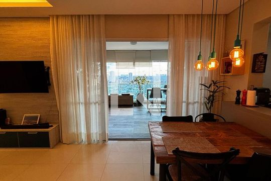 Sala de apartamento à venda com 2 quartos, 74m² em Campo Belo, São Paulo