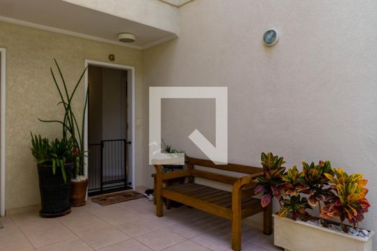 Área comum de casa de condomínio à venda com 3 quartos, 230m² em Jardim Londrina, São Paulo