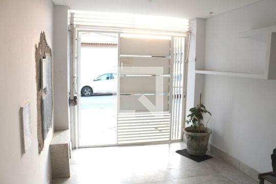 Garagem de casa para alugar com 2 quartos, 80m² em Cerâmica, São Caetano do Sul