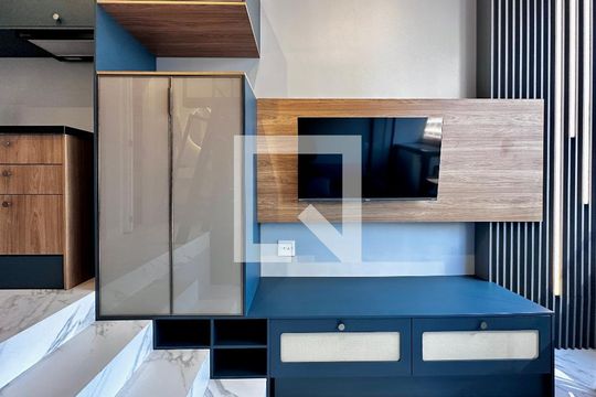 Sala de kitnet/studio para alugar com 1 quarto, 24m² em Itaim Bibi, São Paulo