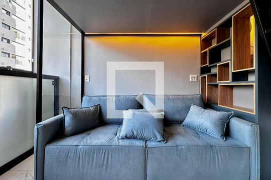 Sala de kitnet/studio para alugar com 1 quarto, 24m² em Itaim Bibi, São Paulo