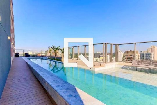 Piscina de kitnet/studio para alugar com 1 quarto, 24m² em Itaim Bibi, São Paulo