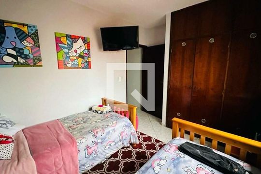 Casa à venda com 3 quartos, 230m² em Vila Santa Catarina, São Paulo