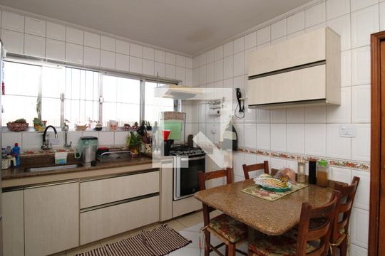 Cozinha de casa à venda com 3 quartos, 150m² em Vila Gustavo, São Paulo