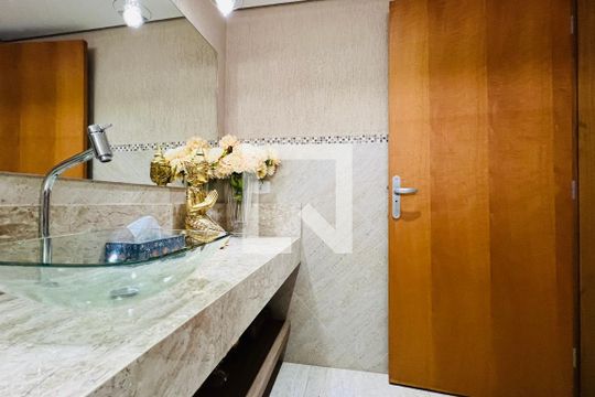 Banheiro da Suíte de casa à venda com 3 quartos, 425m² em Vila Galvão, Guarulhos