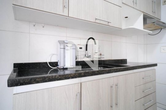 Cozinha de apartamento à venda com 2 quartos, 55m² em Vila Marieta, São Paulo