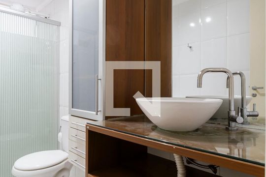 Banheiro de apartamento à venda com 2 quartos, 70m² em Itaim Bibi, São Paulo