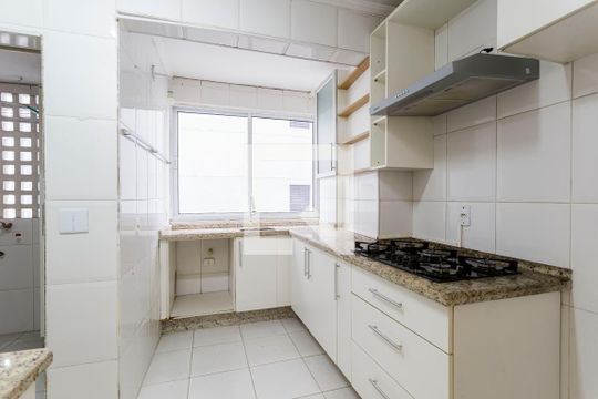 Cozinha de apartamento à venda com 2 quartos, 70m² em Itaim Bibi, São Paulo
