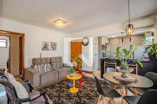 Apartamento para alugar com 4 quartos, 196m² em Jardim Lindóia, Porto Alegre