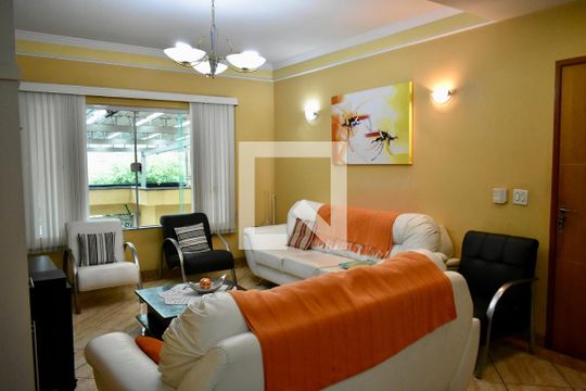 Casa à venda com 4 quartos, 200m² em Vila do Bosque, São Paulo