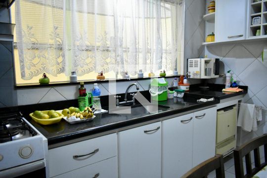 Cozinha de casa à venda com 4 quartos, 200m² em Vila do Bosque, São Paulo