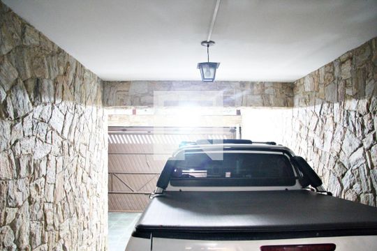 Garagem de casa à venda com 4 quartos, 276m² em Jardim Vera, Guarulhos