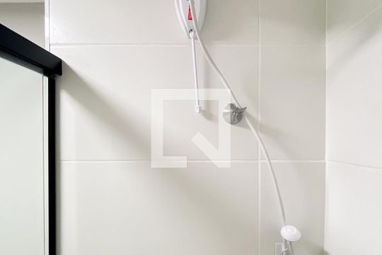 Banheiro de apartamento para alugar com 1 quarto, 27m² em Vila Butantã, São Paulo