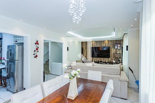 Sala de casa à venda com 3 quartos, 358m² em Jardim Monjolo, São Paulo