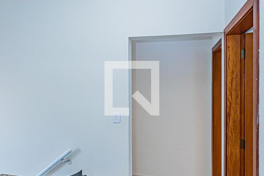 Hall dos quartos de casa à venda com 3 quartos, 358m² em Jardim Monjolo, São Paulo
