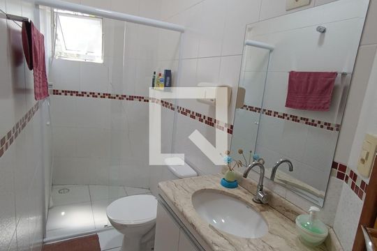 Banheiro Social de apartamento à venda com 3 quartos, 74m² em Vila Francisco Matarazzo, Santo André