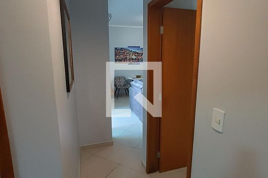 Corredor de apartamento à venda com 3 quartos, 74m² em Vila Francisco Matarazzo, Santo André
