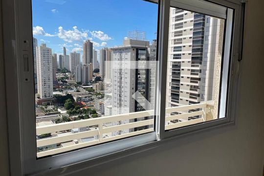 Quarto 2 de apartamento para alugar com 2 quartos, 70m² em Setor Bueno, Goiânia