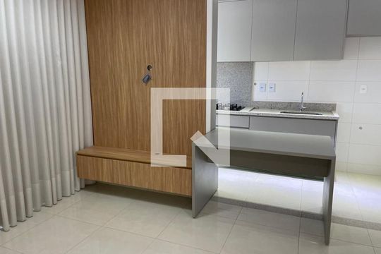 Sala de apartamento para alugar com 2 quartos, 70m² em Setor Bueno, Goiânia