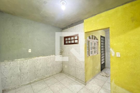 Suíte de casa para alugar com 1 quarto, 50m² em Jardim Pinhal, Guarulhos