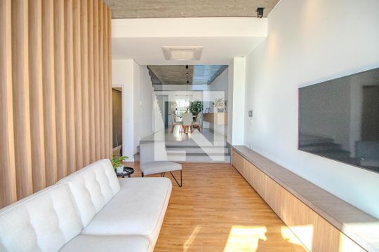 Sala de casa à venda com 3 quartos, 350m² em Chácara das Pedras, Porto Alegre