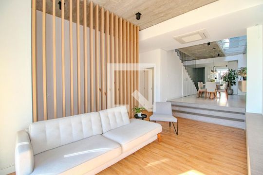 Sala de casa à venda com 3 quartos, 350m² em Chácara das Pedras, Porto Alegre