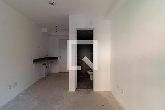 Sala/Quarto de kitnet/studio para alugar com 1 quarto, 33m² em Barra Funda, São Paulo