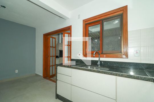 Cozinha de casa de condomínio à venda com 3 quartos, 179m² em Jardim Floresta, Porto Alegre