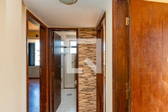 Corredor de apartamento à venda com 3 quartos, 250m² em Santa Lúcia, Belo Horizonte