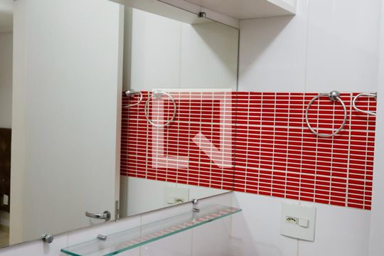 Banheiro da Suíte  de apartamento para alugar com 3 quartos, 80m² em Centro, Osasco