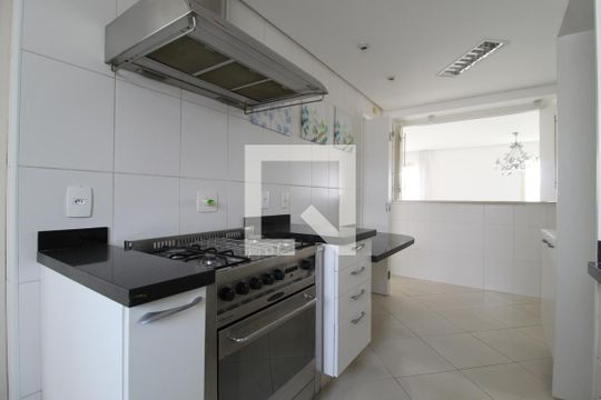 Cozinha de apartamento à venda com 4 quartos, 154m² em Moema, São Paulo