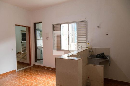 Área de Serviço de casa para alugar com 1 quarto, 40m² em Vila Maricy, Guarulhos