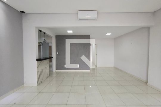 Sala de casa para alugar com 4 quartos, 230m² em Parque Residencial Vila União, Campinas