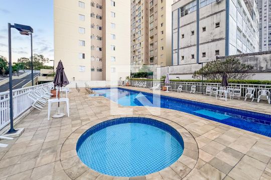 Piscina de apartamento à venda com 2 quartos, 67m² em Cambuci, São Paulo