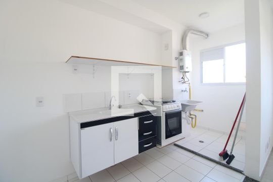 Cozinha de apartamento para alugar com 2 quartos, 36m² em Vila Socorro, São Paulo